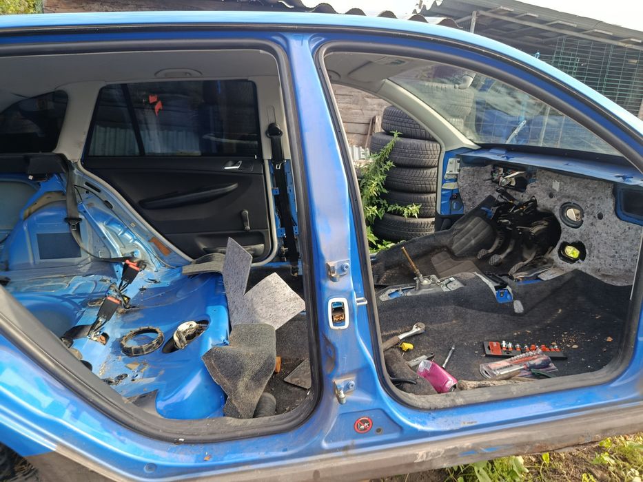 Розбираємо Шкоду фабію