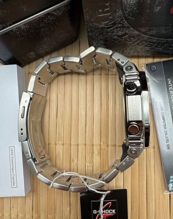 Часы наручные casio G-Shock GM-2110D-4A