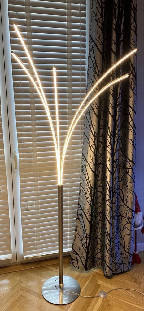 Lampa wolnostojaca LED