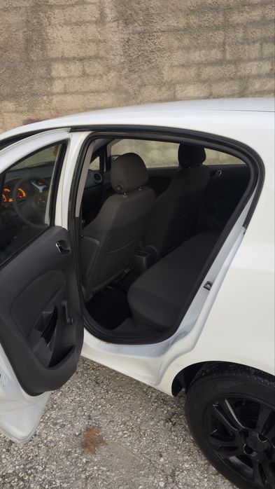 Opel corsa D 2013  1.3 CDTI 5 lugares