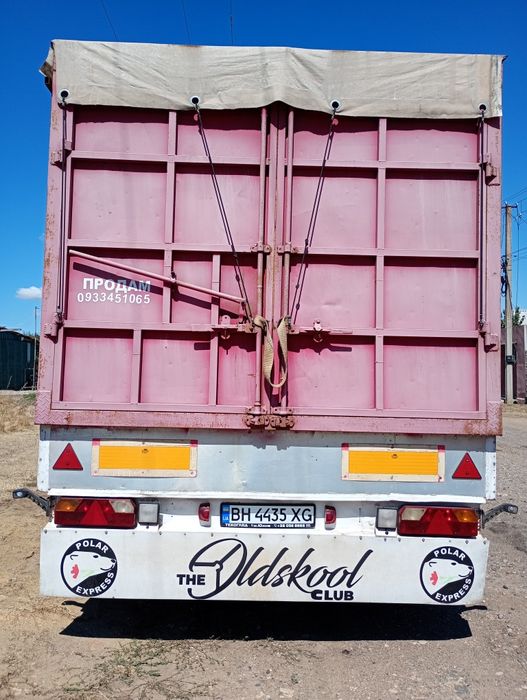 Напівпричіп зерновоз в доброму стані.