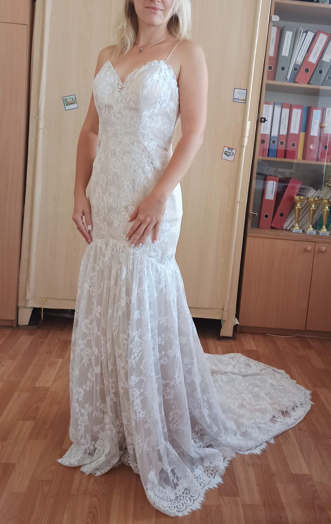 Шикарное свадебное платье от alvina valenta