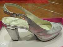 Sapatos prateados, como novos usados apenas uma vez