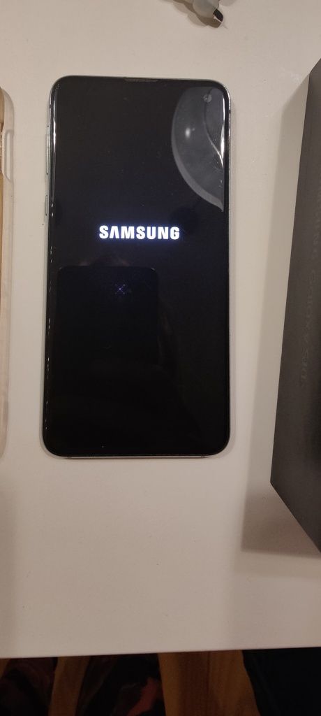 Samsung S10e 5.6 cala błękitny 6/128gbsprawny mały smartfon