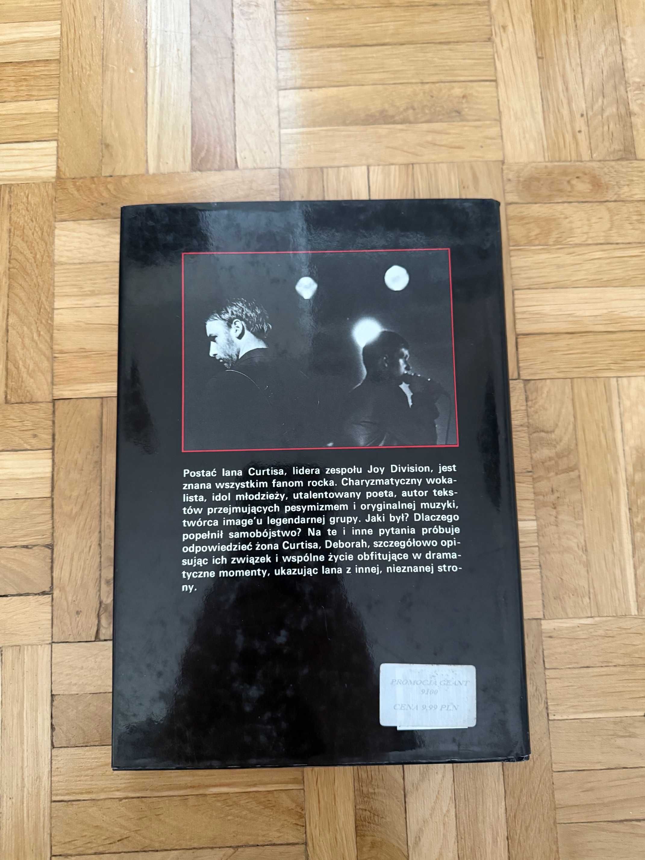 Joy Division i Ian Curtis. Przejmujący z oddali