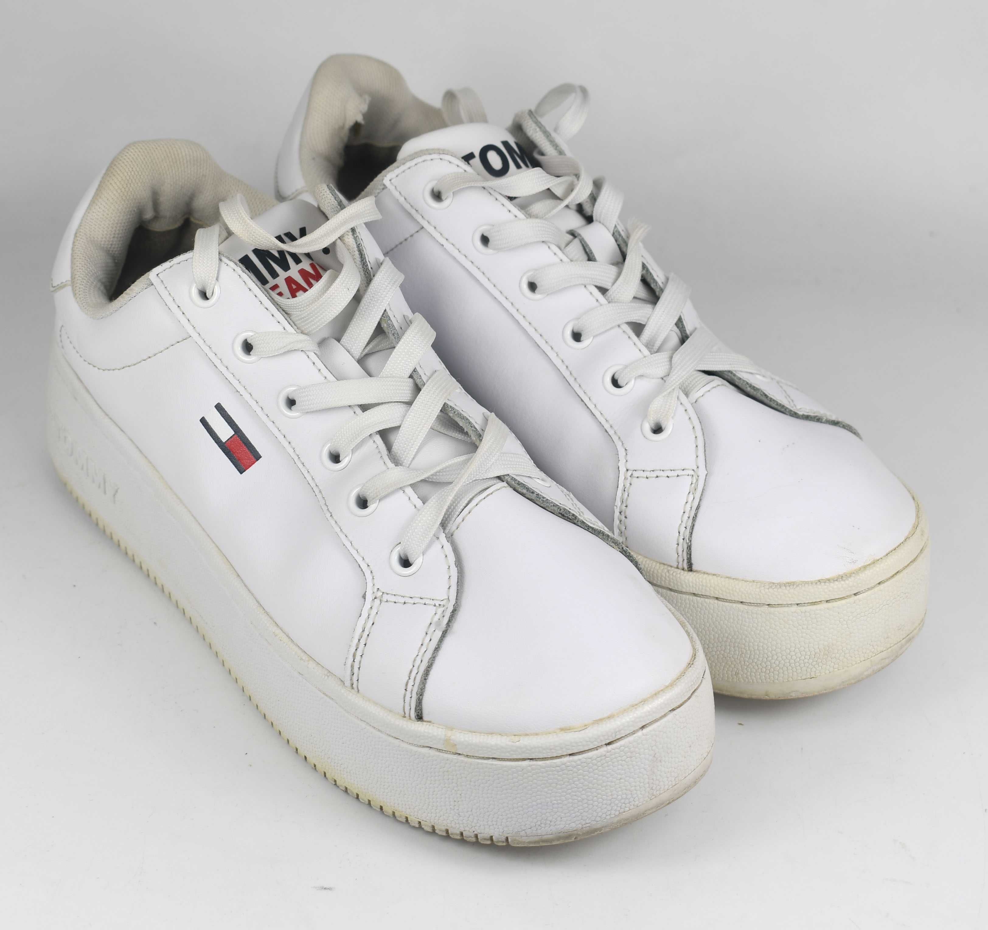 Używane Tommy Jeans Sneakersy Flatform Essential EN0EN01731  roz. 38