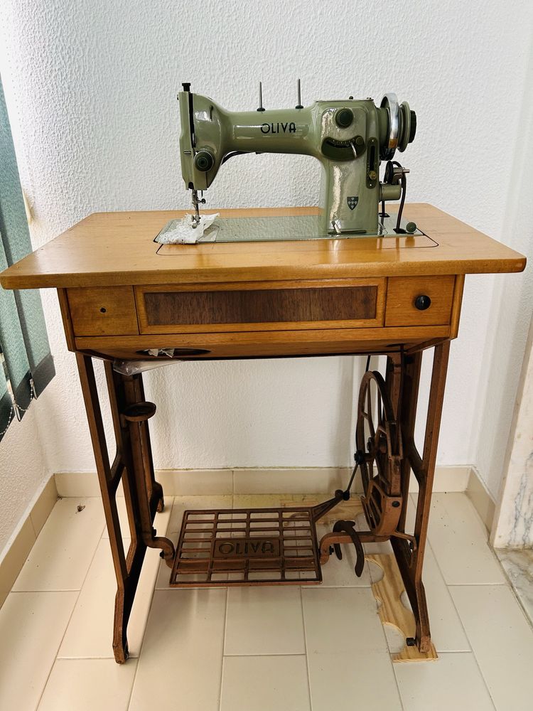 Maquina costura Oliva