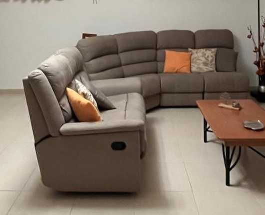 Vende-se conjunto de dois sofás bejes