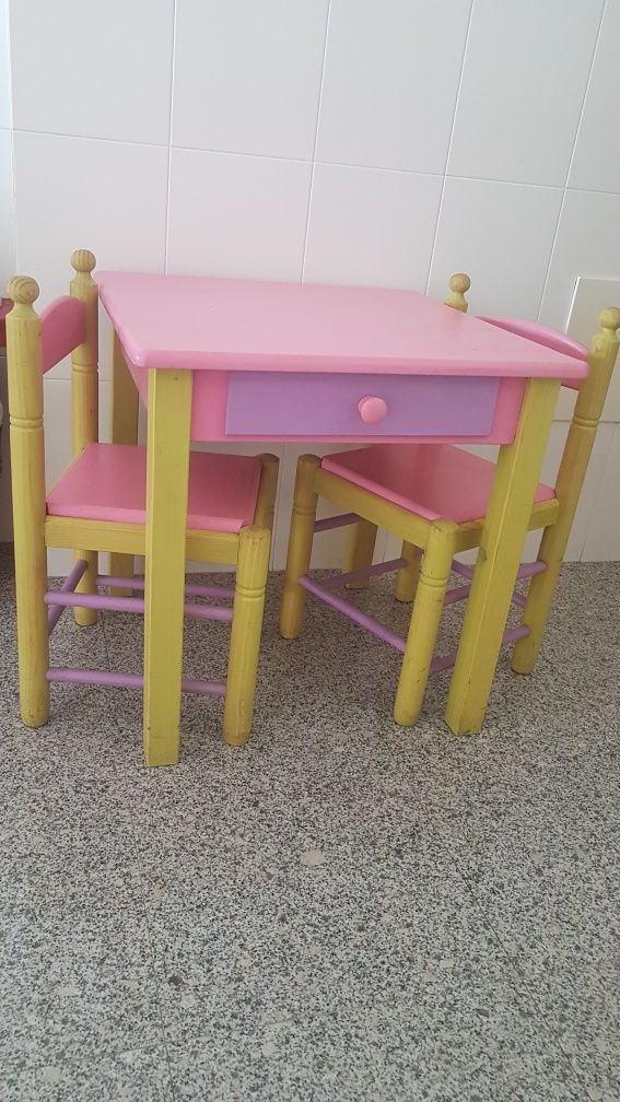 Conjunto Mesa + Cadeiras