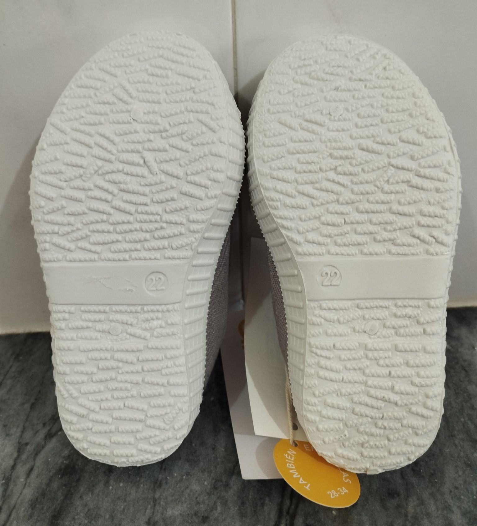 Sapatilhas Cinza Novas da Unit Shoes