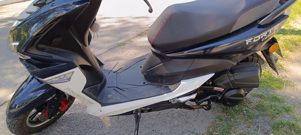 Скутер forte kanoe 150