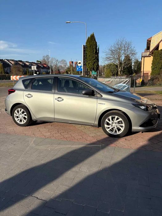 Toyota Auris 1.8 VVTi - Hybryda