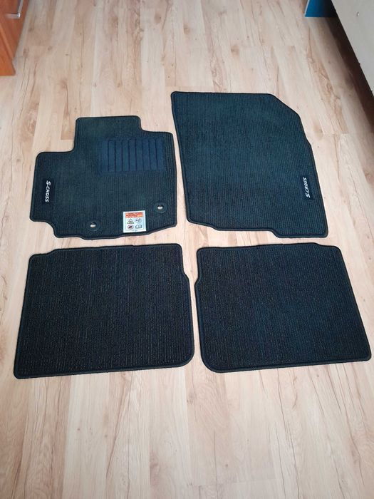 Dywaniki welurowe Suzuki S-CROSS Hybrid