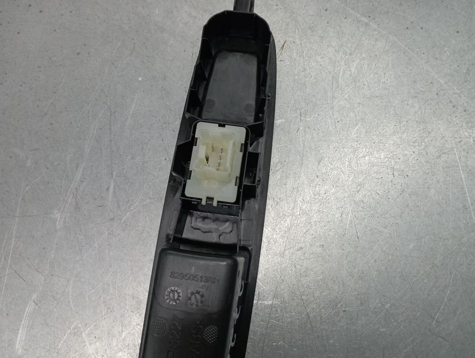Comando / botão / interruptor vidros frente direito RENAULT Zoe (BFM_)