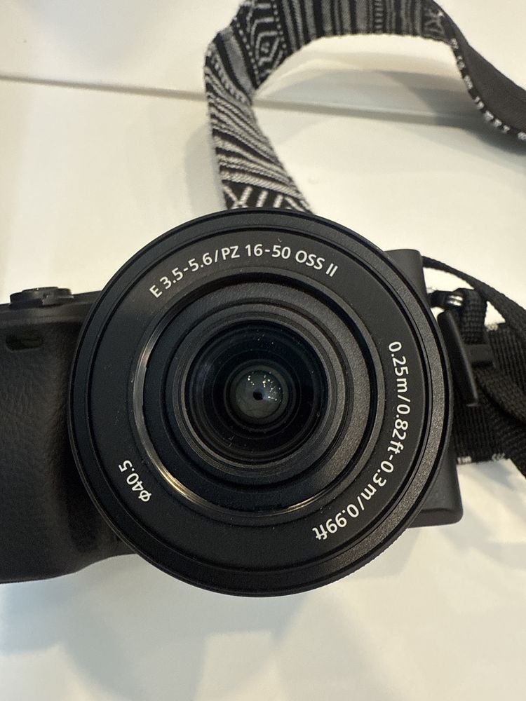 Lente Sony E 16-50 f/3.5-5.6 PZ OSS