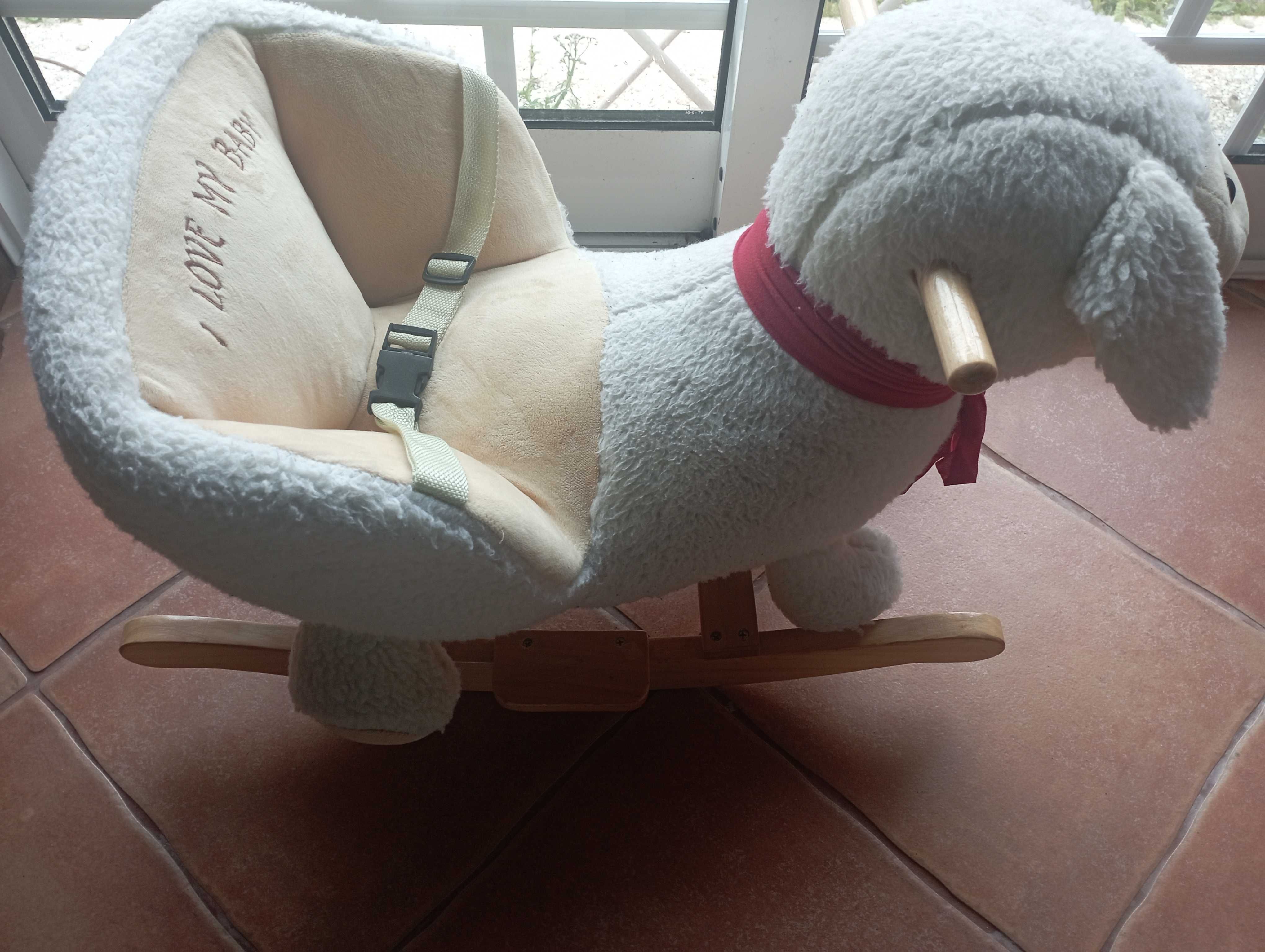 Baloiço ovelha fofinho
