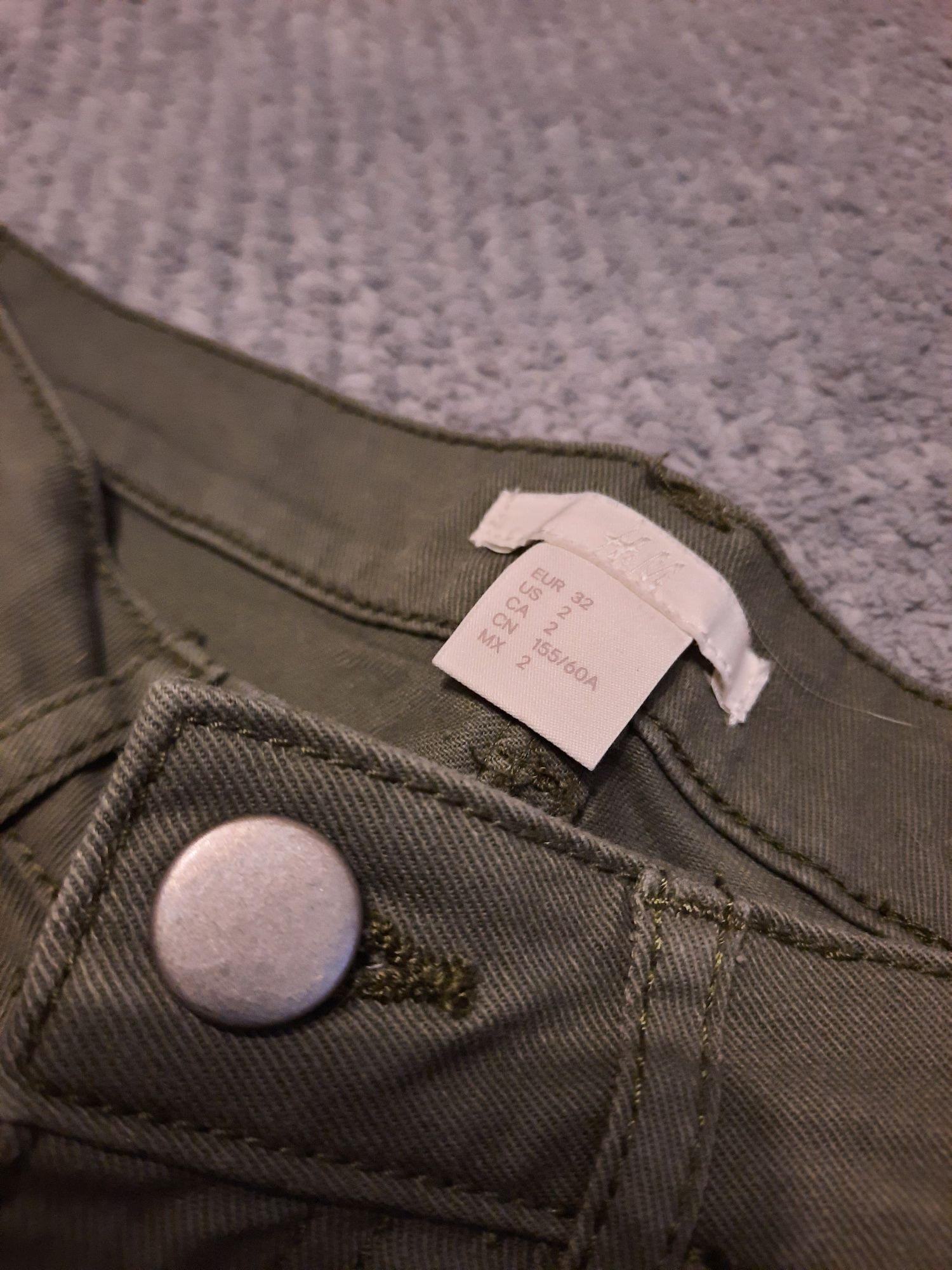 Spodenki krótkie 32 H&M khaki xxs