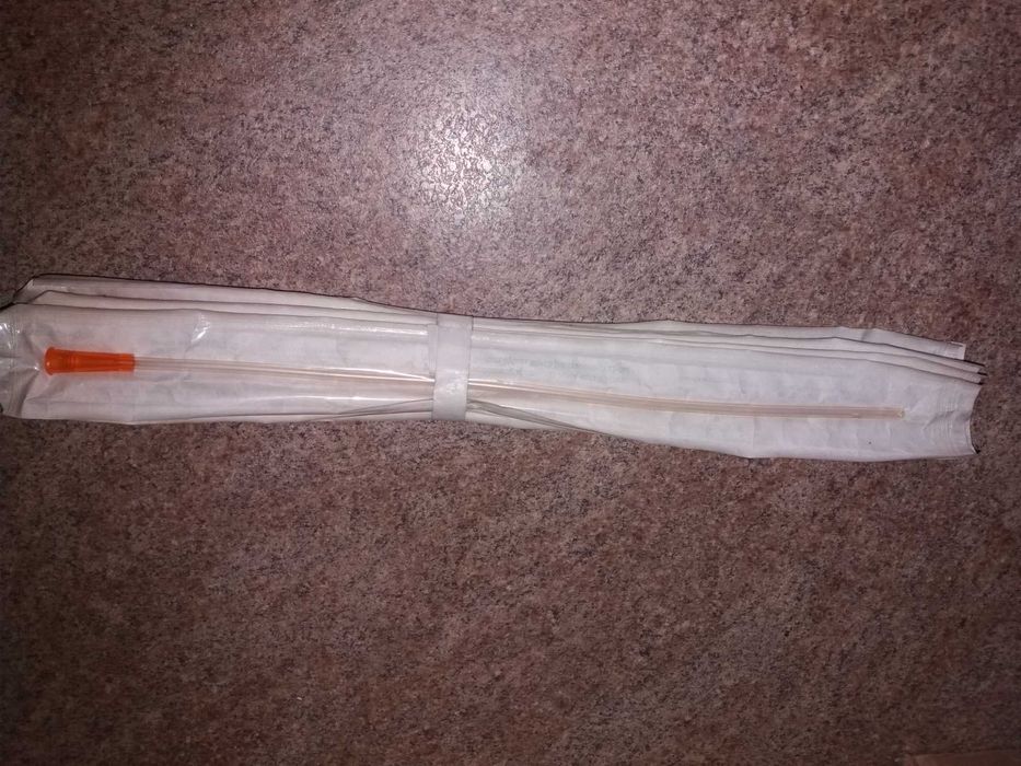 Stare rurki wężyki z cewnika 8 szt.za  nieużywane