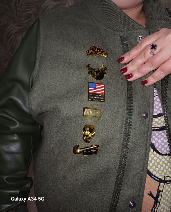 Женский бомбер Nike