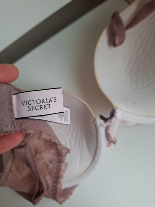 Ліфчик бюст Victoria's Secret 80C
