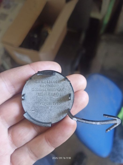 Заглушка для буксира бампера Мерседес 170