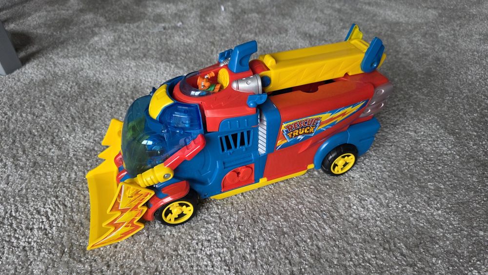 Superthings Rescue truck ciężarówka