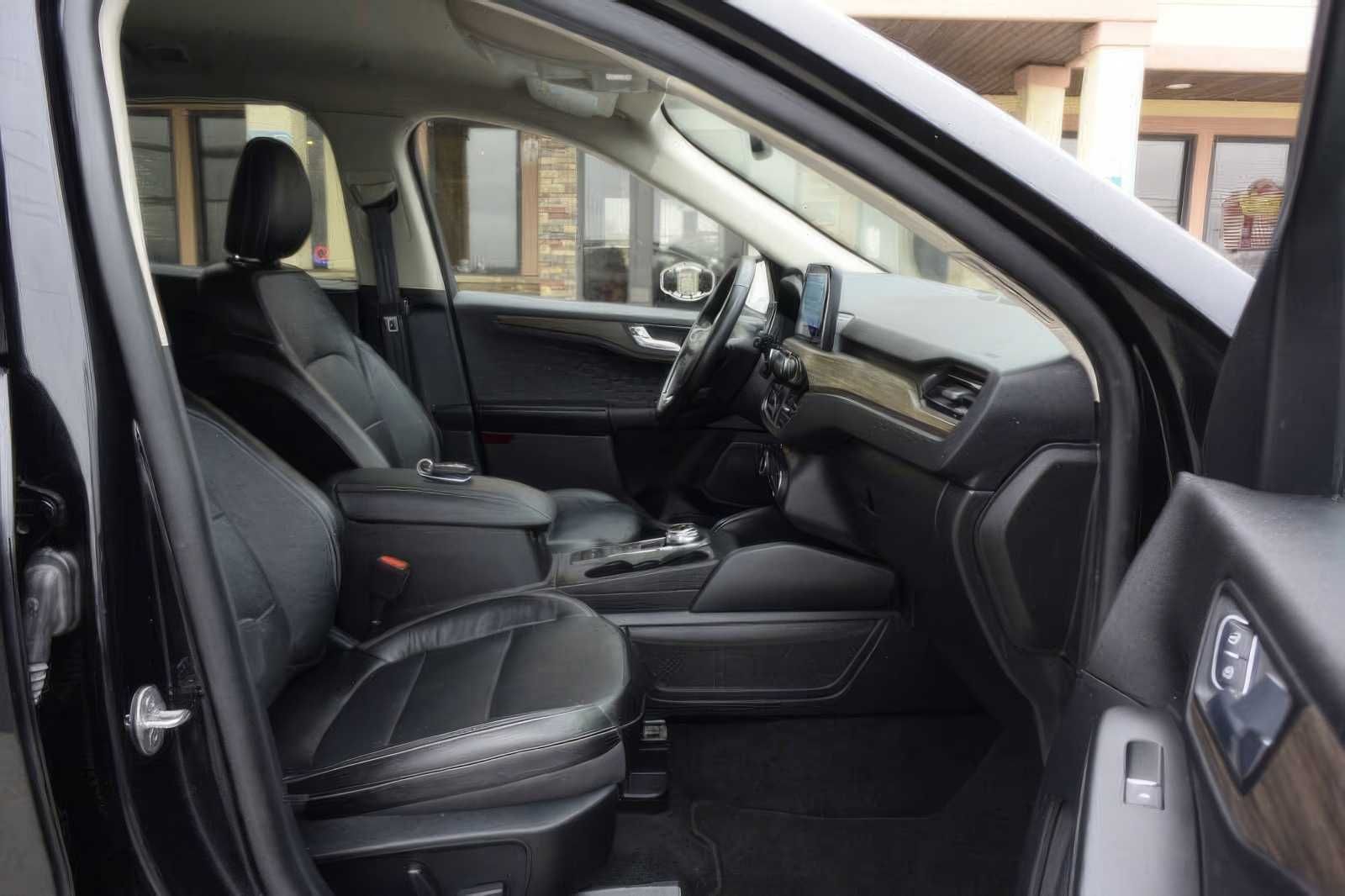 2020 Ford Escape Hybrid Titanium