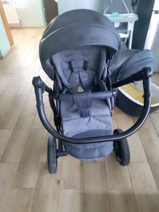 Коляска 2в1  в  гарному стані