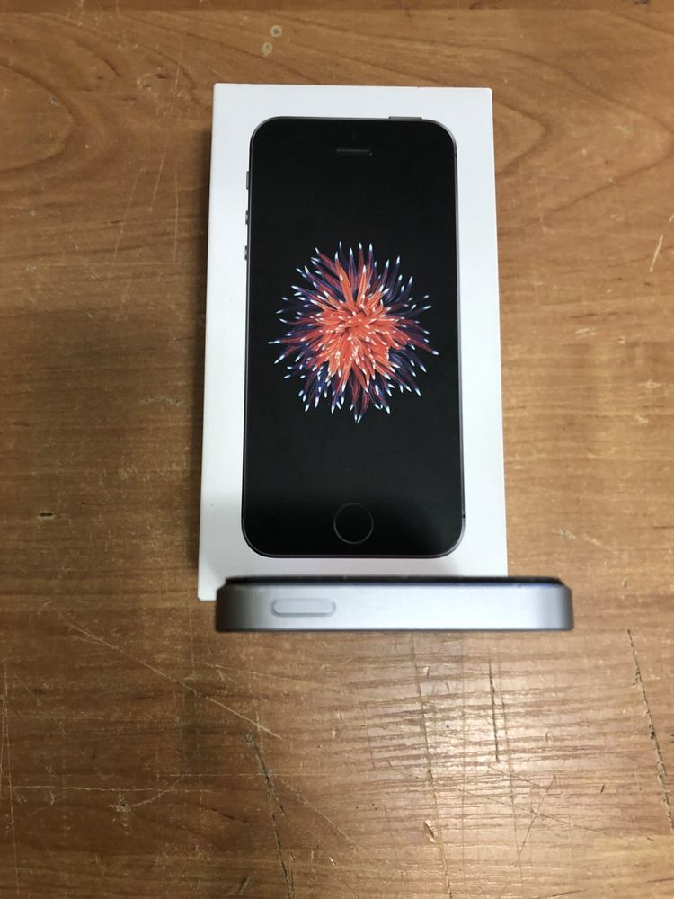 iPhone SE 16 Gb Space Gray