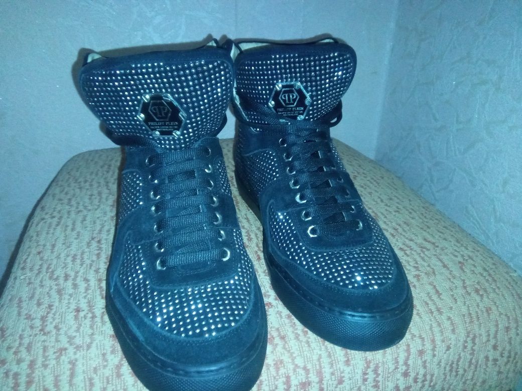 Продам жіночі замшеві ботинки італійськоі фірми PHILIPP PLEIN 43 р