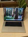 MacBook Pro 16” M4 Max – 48 GB RAM, 1 TB SSD – świetny stan, gwarancja