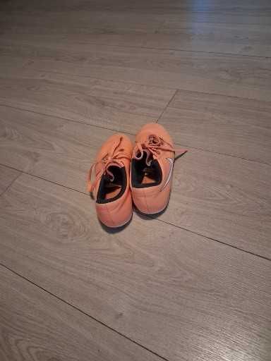 Korki, buty piłkarskie NIKE rozm. 35,5