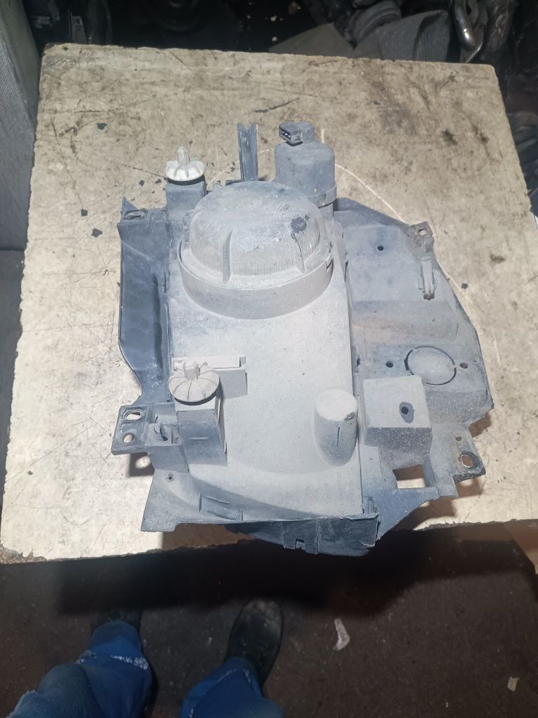 Lampa przód prawa VW T4 lift oryginał "uśmiech" multivan caravella
