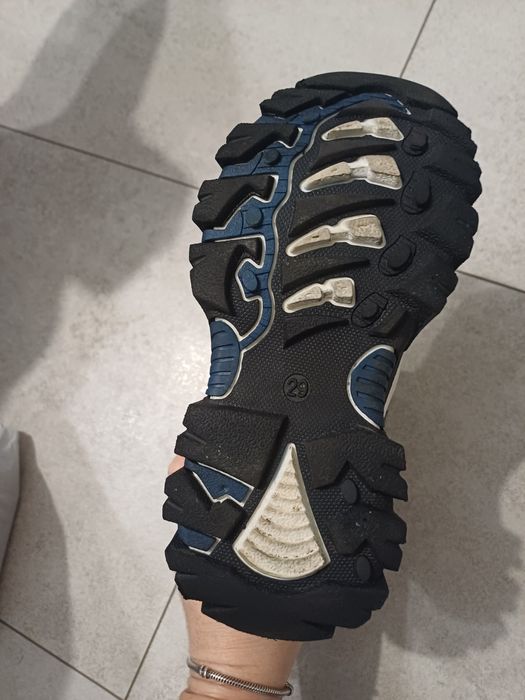 Зимние ботинки на девочку размер 29