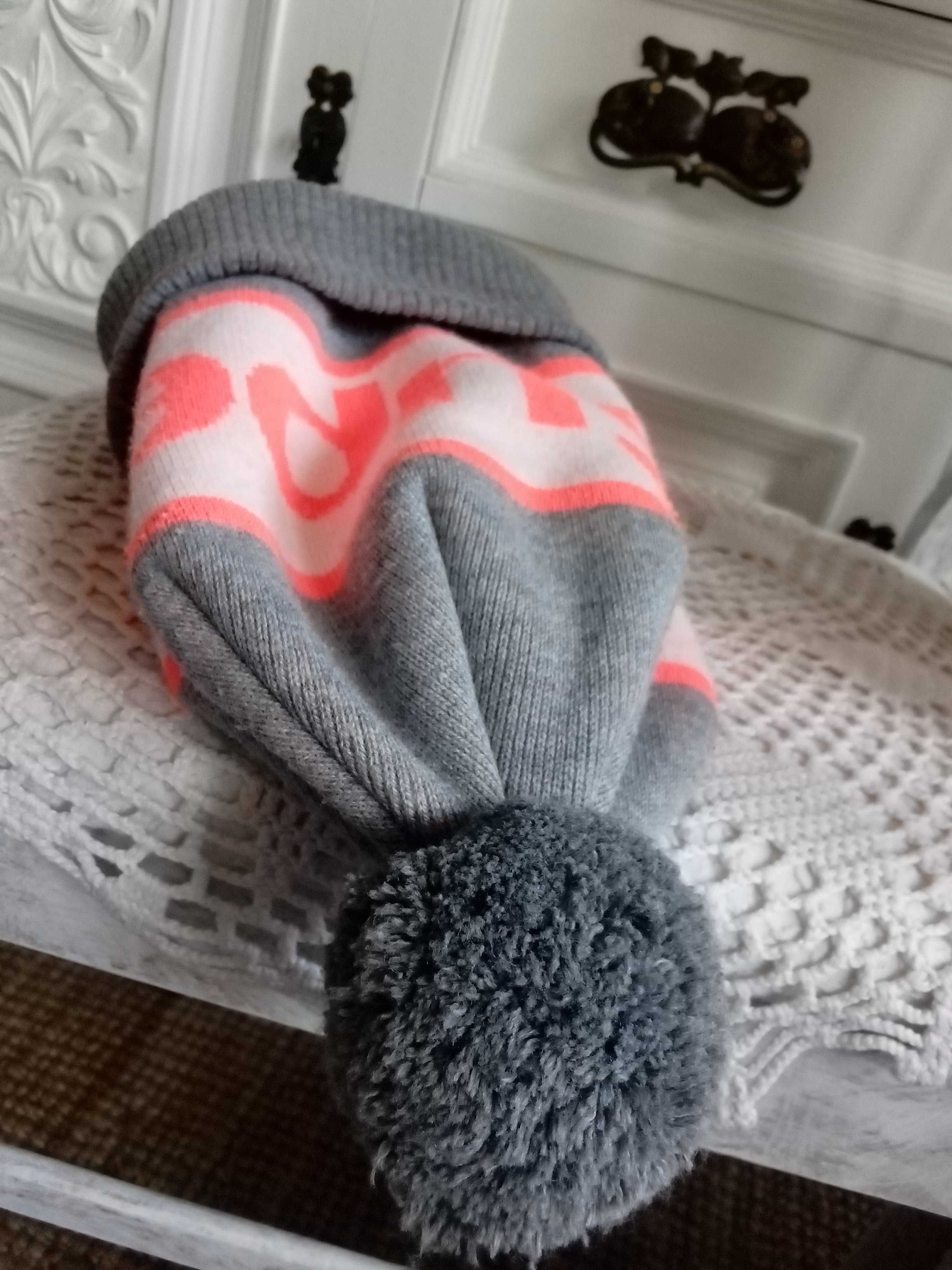 Superdry czapka zimowa dwuwarstwowa młodzieżowa damska turecka