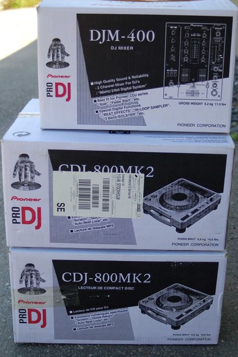 Mikser Pioneer DJM-400, dwa odtwarzacze CDJ-800MK2