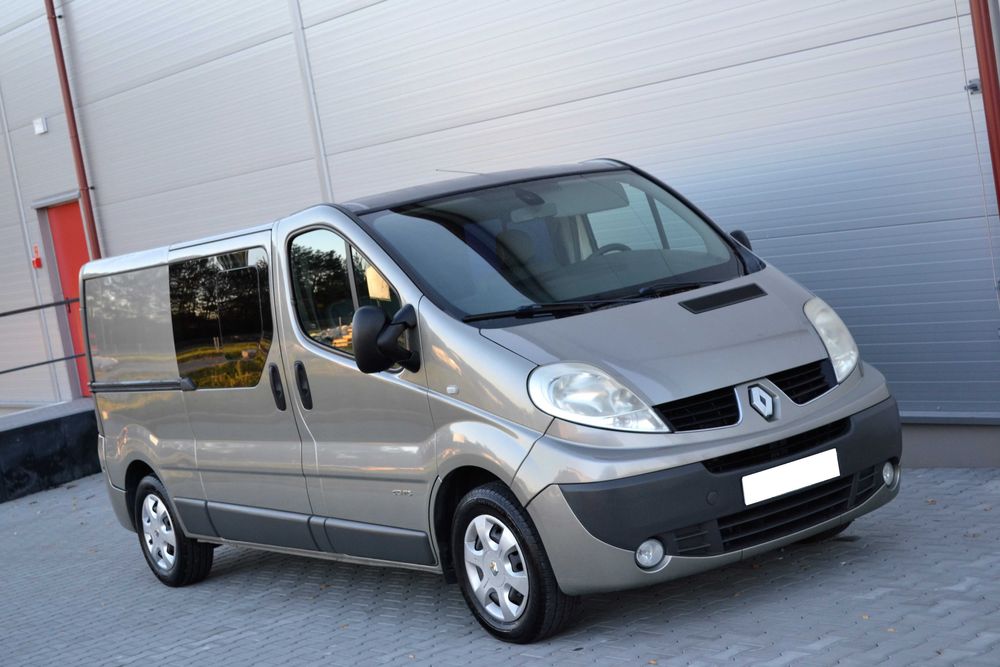 Renault Trafic 2.0dCi 115KM**Brygadówka**6-osobowy**Czujniki park.