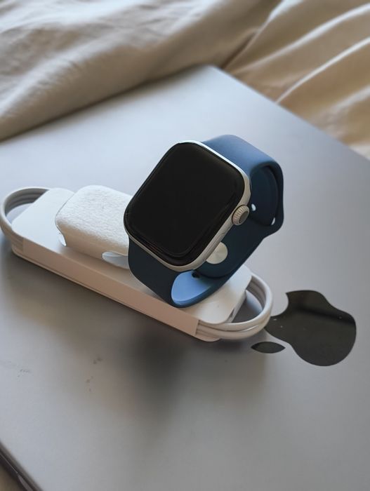 Apple Watch Series 10 – 42 mm – Srebrny – Silikonowy pasek – NOWY