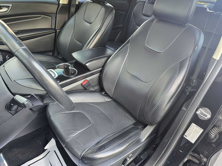 Ford Edge      2017