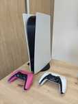 PlayStation 5 Digital, dwa pady