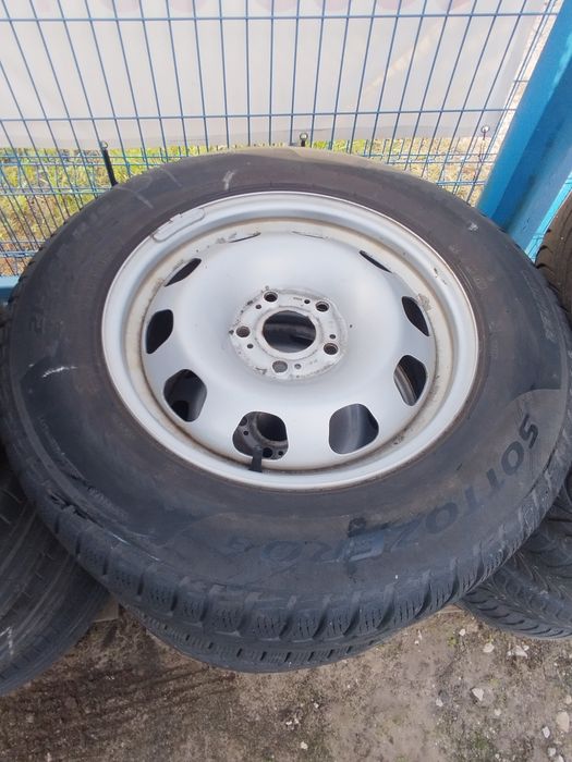 Felgi stalowe opony zimowe 215/65/16 Dacia Duster