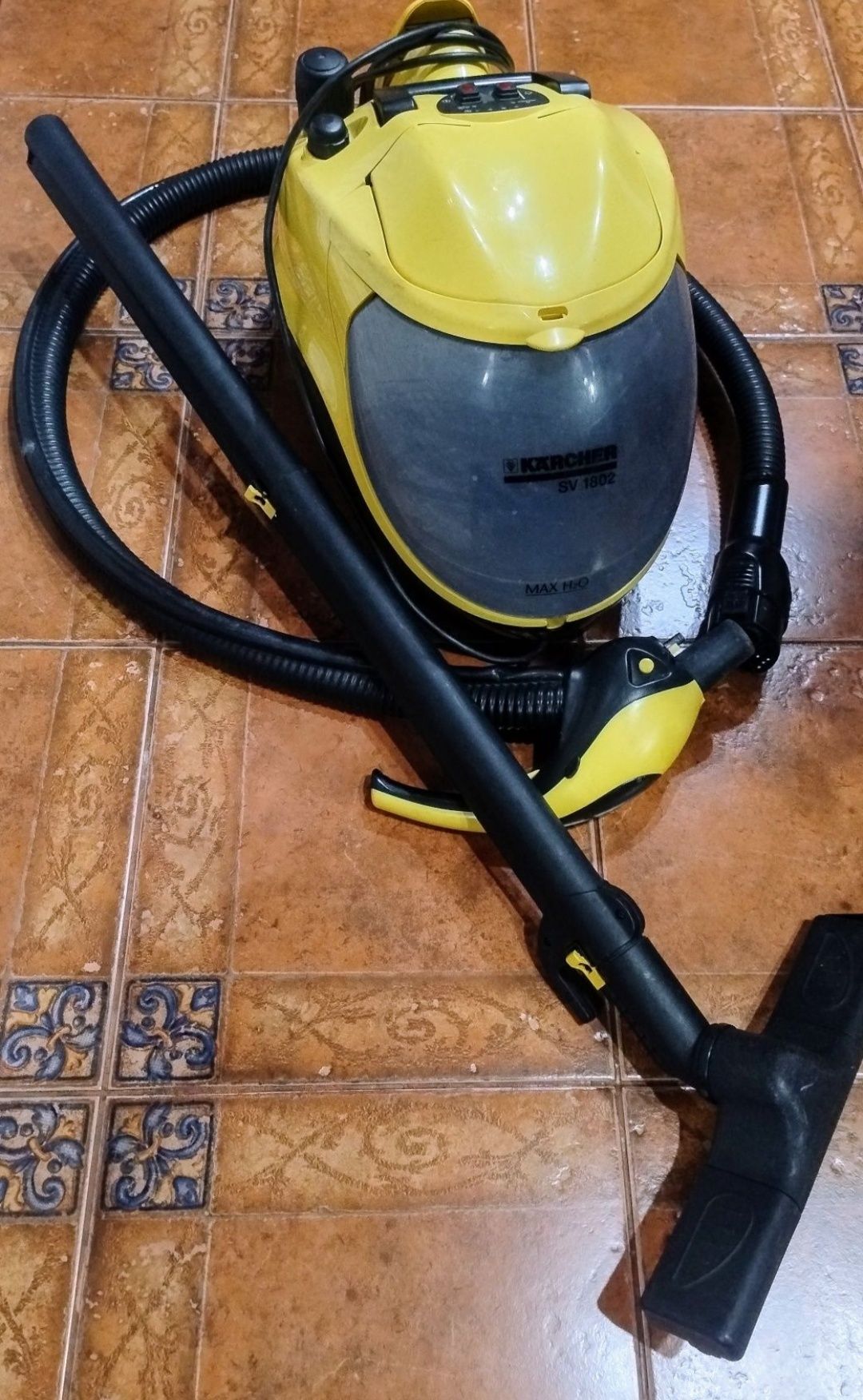 Паропылесос Karcher 1802,хорошее рабочее состояние.