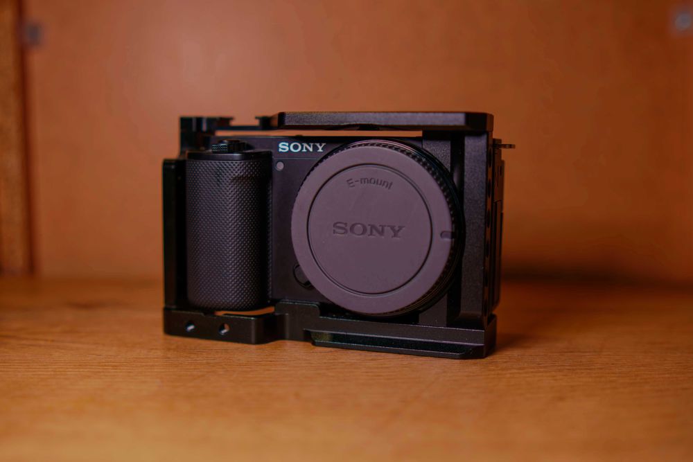 Sony ZV-E10 + klatka i 4 baterie! Kamera Aparat Body