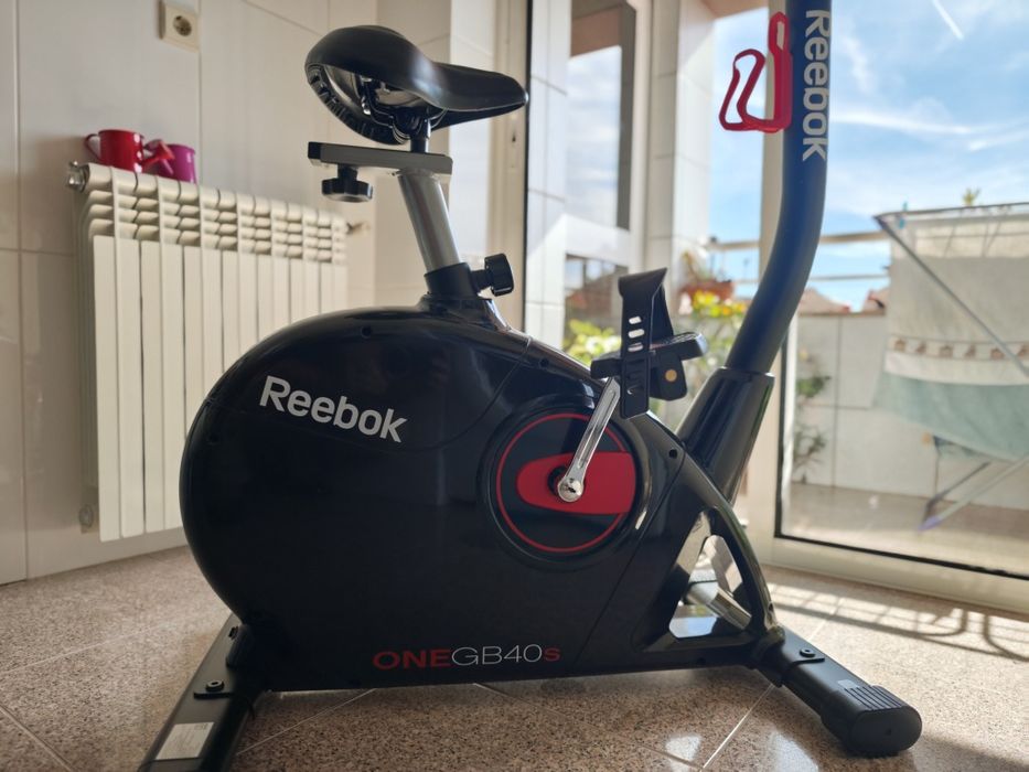 Bicicleta ergométrica Reebok GB40s.