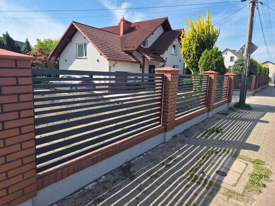 Bramy ogrodzenia balustrady