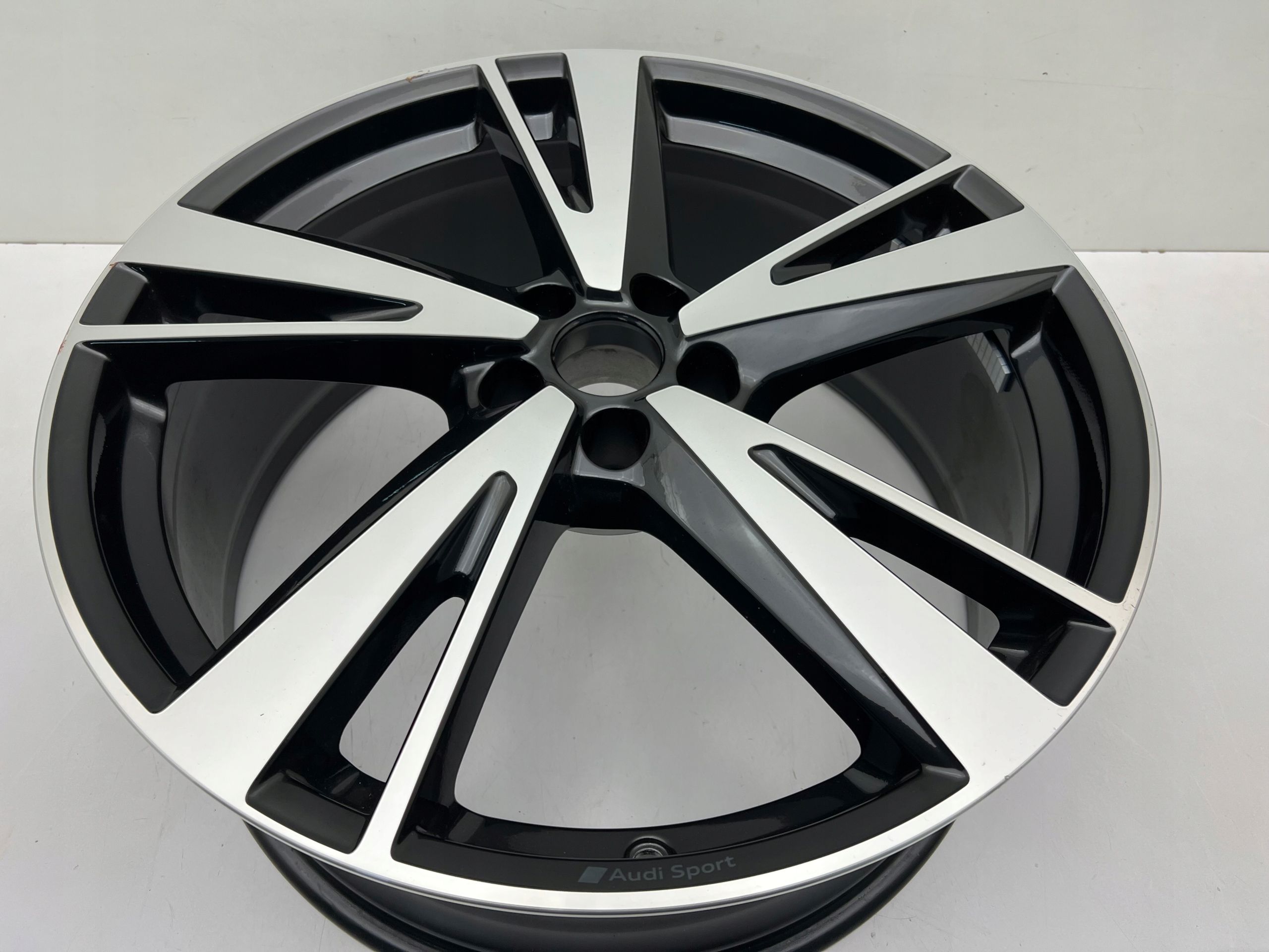 Audi A6 S6 RS6 C8 4K Felga koło 8.5Jx21 ET43 5x112