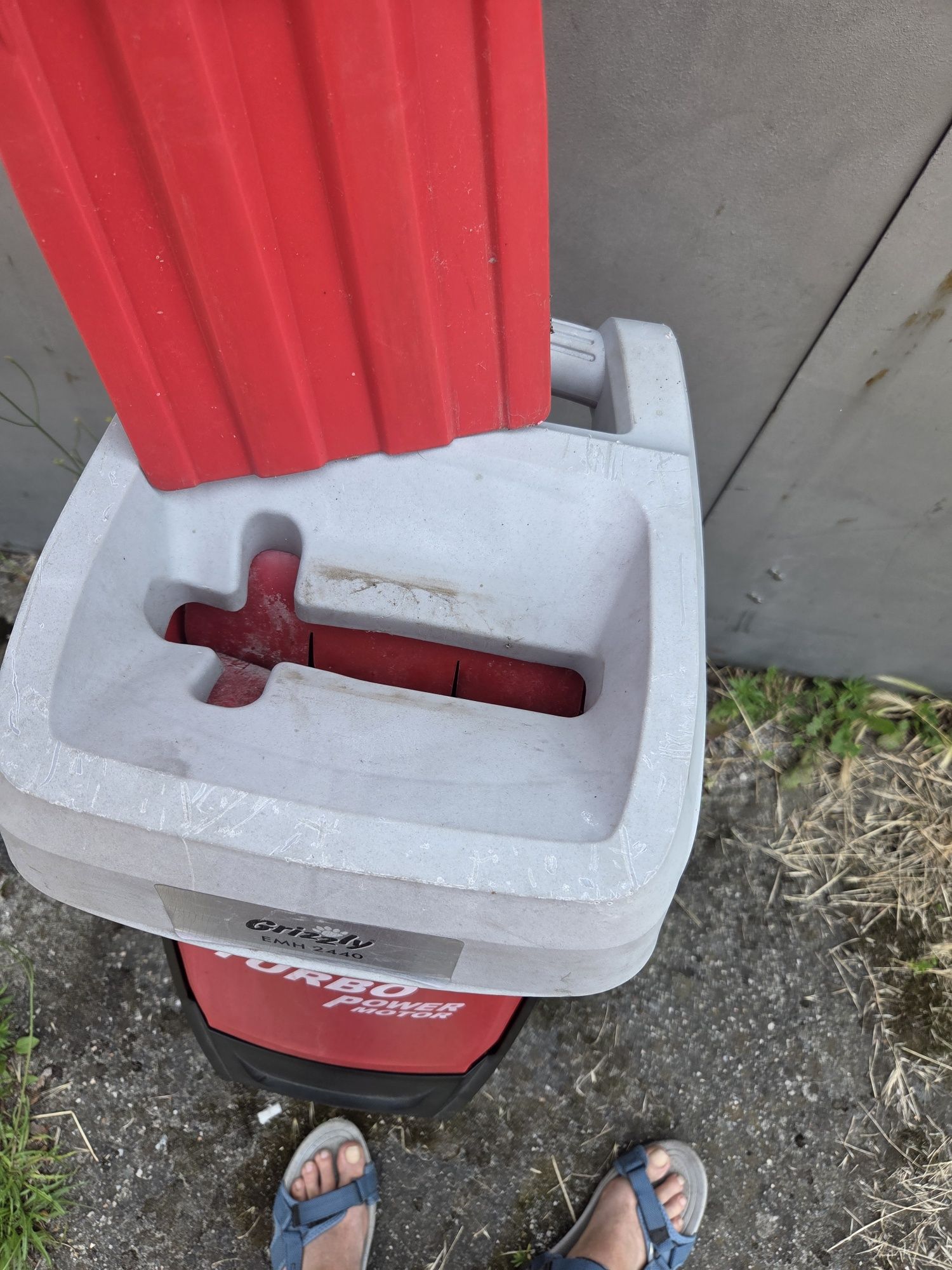 Rozdrabniacz rebak do gałęzi gryźli 2400w