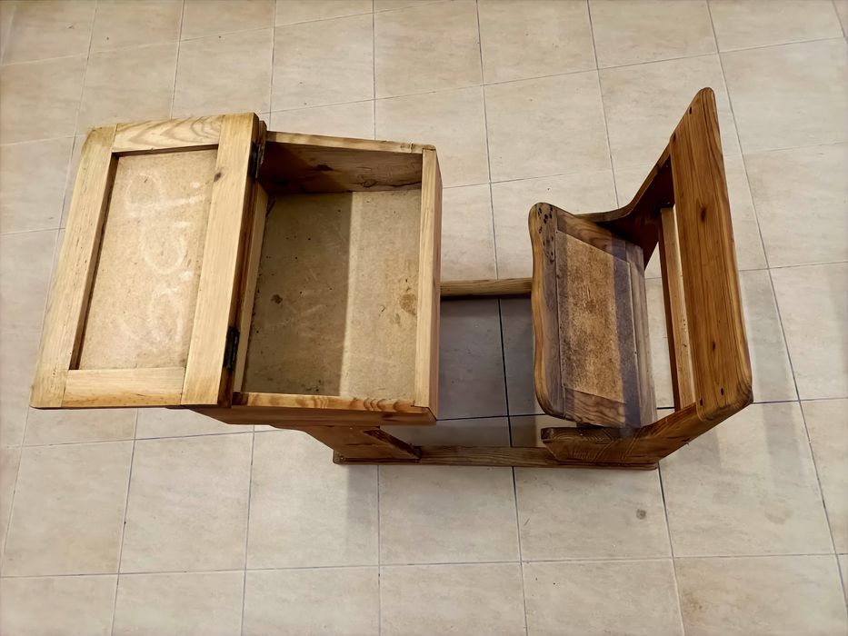 Escrivaninha antiga escola primária