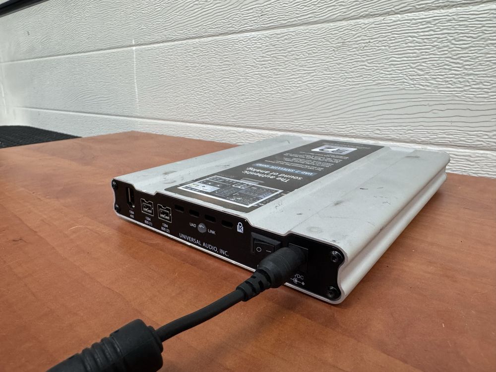 Nie sprawdzonyninterfejs UNIVERSAL AUDIO uad 2 satellite quad