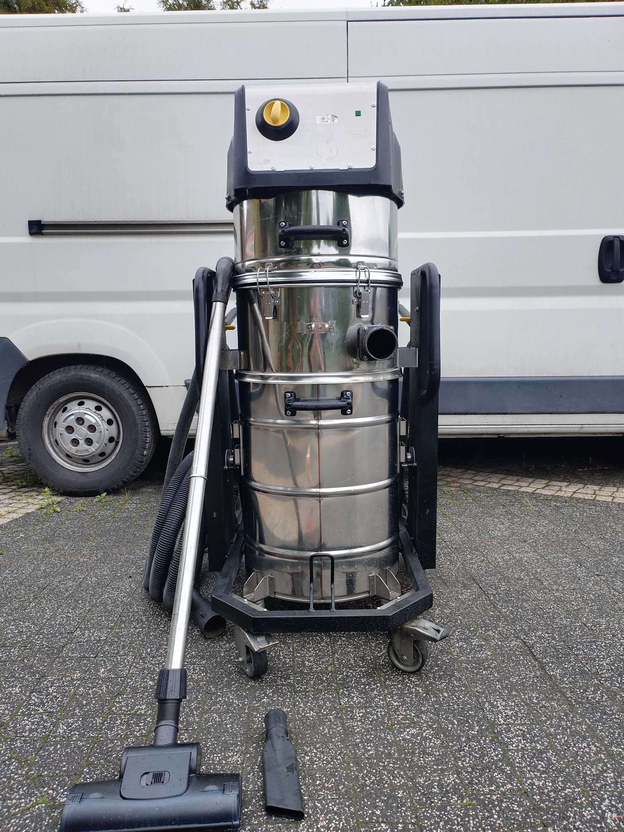 Przemysłowy odkurzacz Karcher 380 V